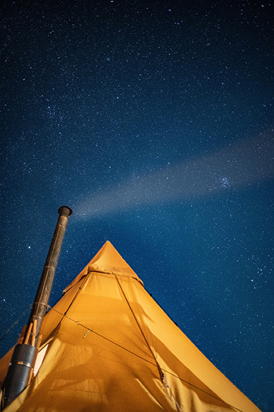 星降る高原キャンプ場で星空撮影