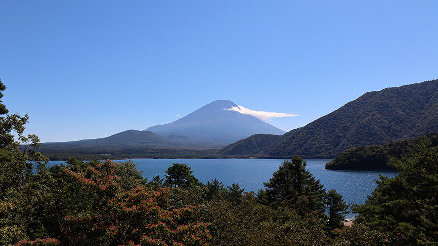 千円札の富士山を拝みに本栖湖へ寄り道！