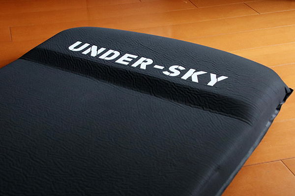 UNDER-SKYの極厚インフレータブルマットの枕部分